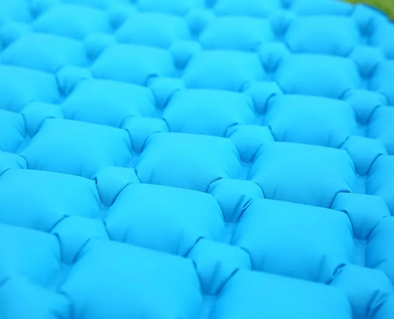 HASLIBERG – COLCHONETA INFLABLE ULTRALIGERA BOMBA INTEGRADA